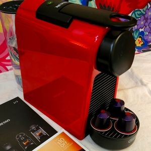 Nespresso Essenza Mini by De'Longhi, Ruby Red, EN85RAE